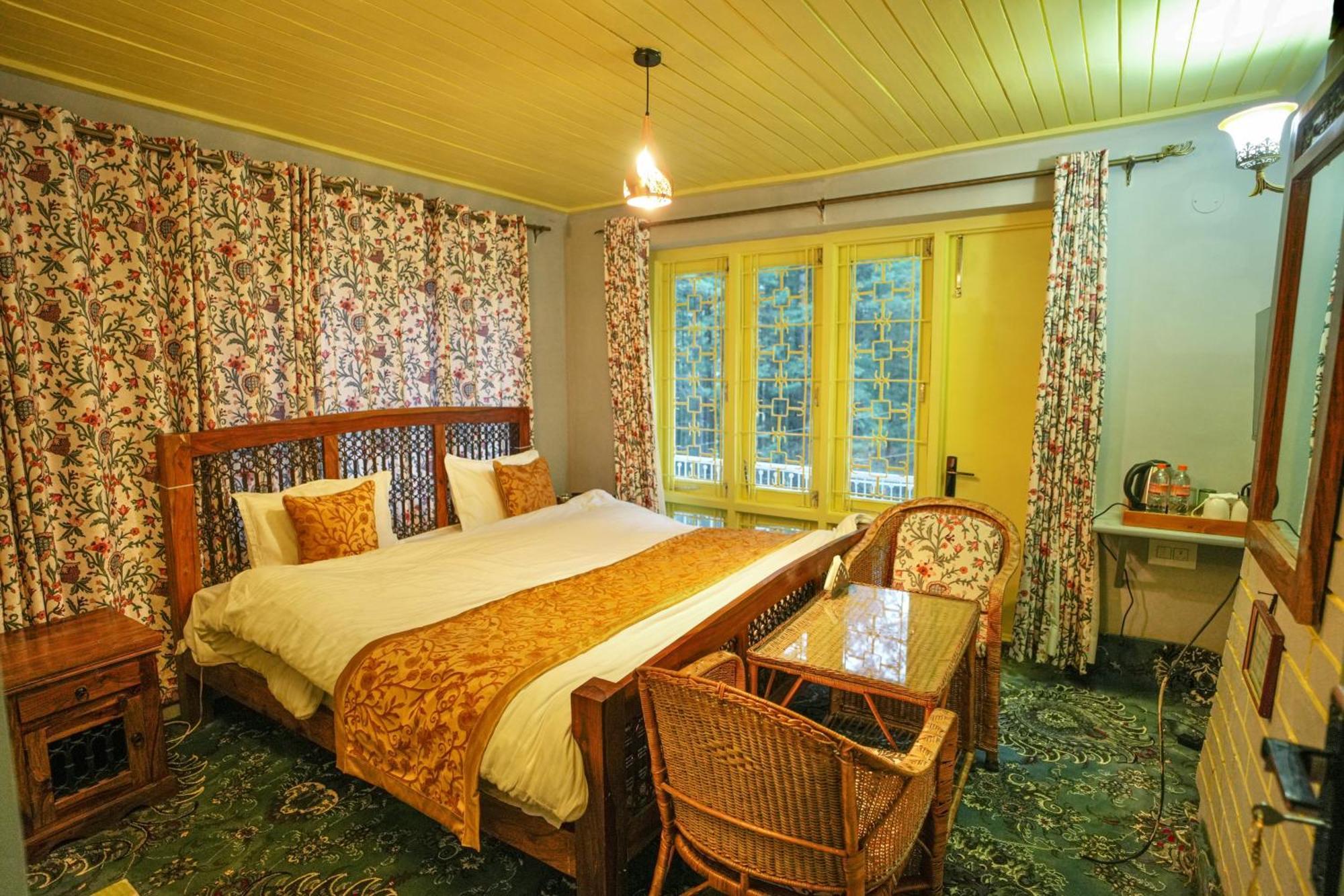 Hotel Little Silver Pahalgām Eksteriør bilde